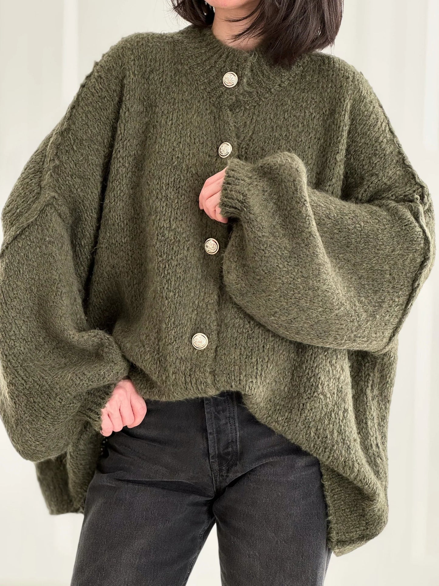 Oversize cardigan with golden buttons